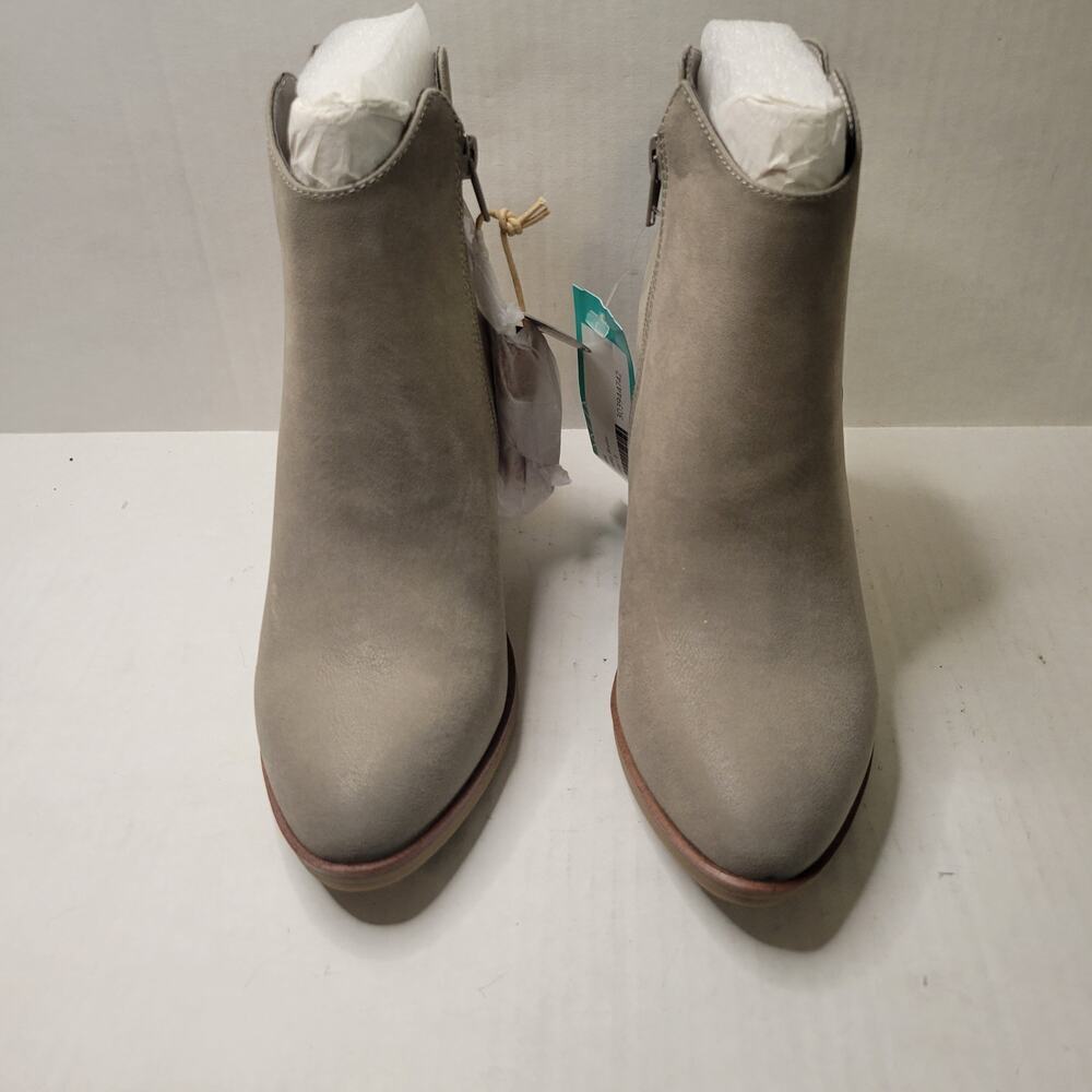 NWT Mia Dusky Grey Western Classic Casual Chunky Heel Bootie Ankle Boots Size 6 - Picture 2 of 8